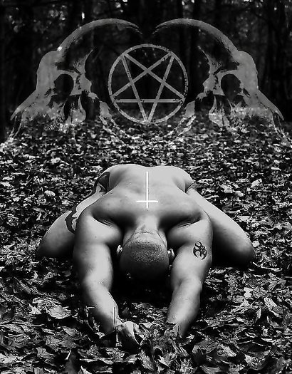 serve_satanbr's tweet photo. Louvemos a Satanás, o único mestre que abraça a sujeira maravilhosa que vocês têm coragem de sentir!

#satan #gay #blaspheme #profano https://t.co/KcP5GtOmk3