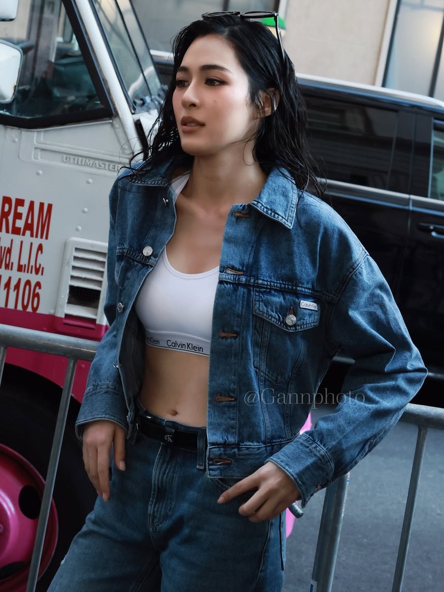 LingOrm_BH's tweet photo. หนูให้ตี๋ CK เดนิมเป็นที่หนึ่งนะคะ 💙🫠🫪✨️ 

Cr. IG: gannphoto 

#LinglingKwongxCalvinKlein
#CalvinKleinSS27 #NYFW #NewYorkFashionWeek
#CalvinKlein #LinglingKwong
@linglingsirilak @CalvinKlein https://t.co/llAbIMA7YX
