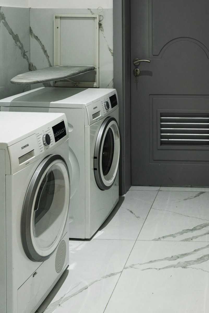 MenageSimple tweet picture