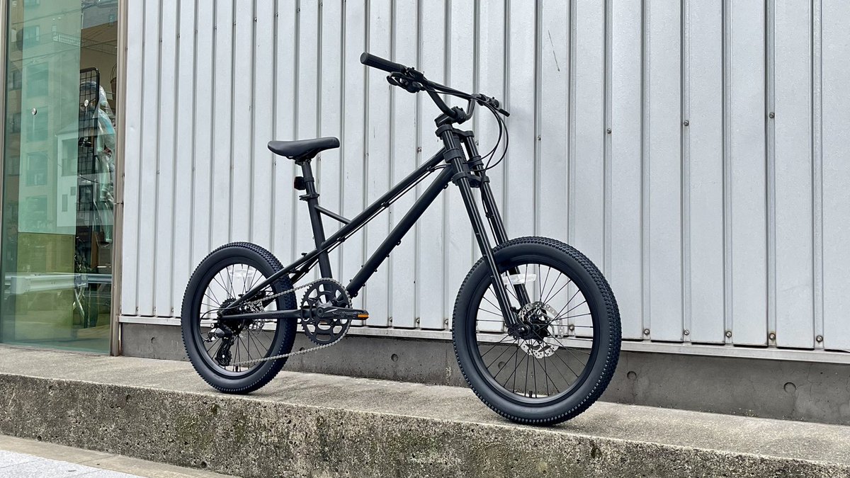 _viacycle's tweet photo. メーカー在庫がただいま欠品中のTERN MASHUP
当店なら店頭在庫ありですぐ乗れます

フレームカラーのマットブラックはバイク全体の真っ黒感がカッコええっす😎
#ミニベロ https://t.co/M7aXGyVoaU