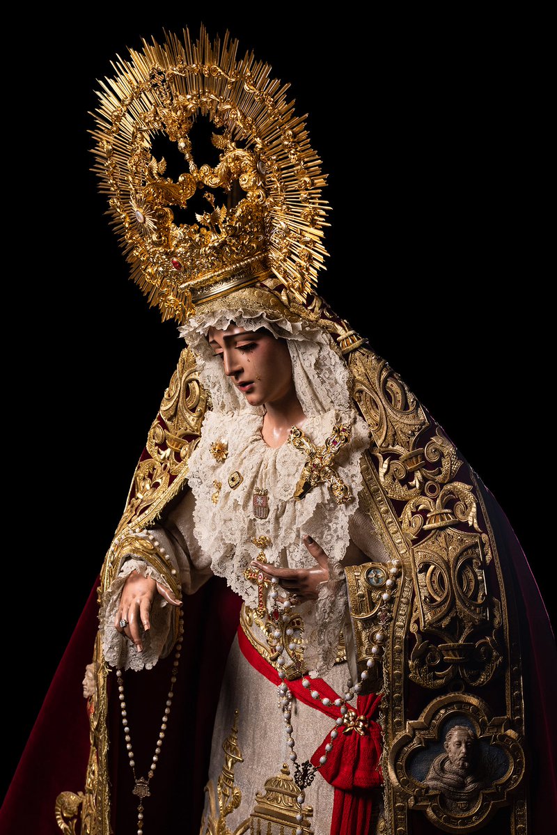 HdadHumildad's tweet photo. ⚜️ #CULTOS |

Nuestra amantísima Titular, Nuestra Madre y Señora de la Merced, amanece vestida para la celebración de los solemnes cultos en su honor, que darán comienzo, D. m., el próximo lunes 21.

Desde estas líneas, animamos a toda la feligresía, a nuestros hermanos y a todos los devotos de Nuestra Madre y Señora de la Merced a participar activamente en sus días grandes.

Que la devoción a la Santísima Virgen nos redima de toda esclavitud y nos haga, a su ejemplo, mensajeros de liberación.

@pvictoriamalaga

#CofradíasMLG