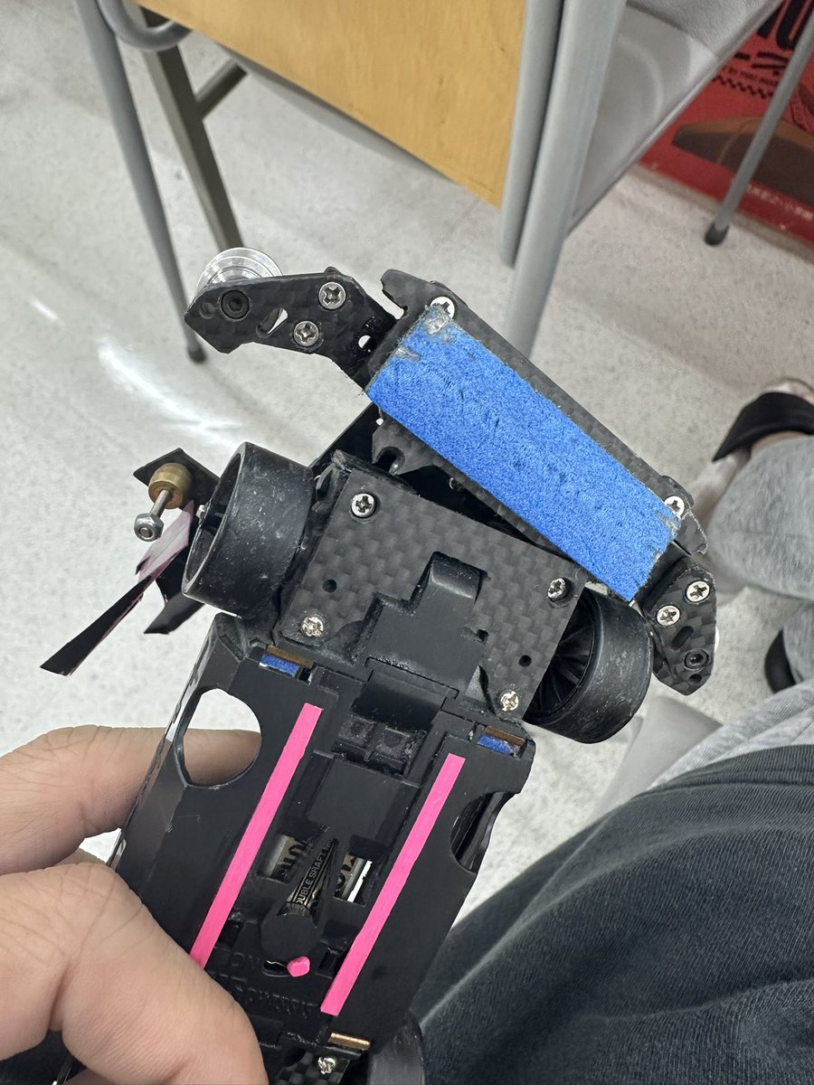 a___daaaaa's tweet photo. こんなことになってしもうたので撤退

#ミニ四駆 https://t.co/ZEh9J2cnm1