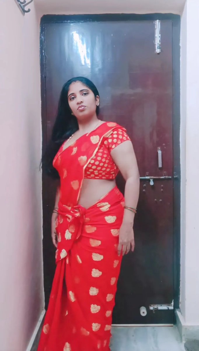 Poovizhimalar94's tweet photo. வாழ்க்கையின் இந்த கட்டத்தில், ஆன்மாவை வருடும் உணர்வு  தவிர வேறெதையும் நான் பெரிதாக விரும்புவதில்லை. 😉

ஒரு வேலை நான் அப்படி இல்லையோ... 🤔😉🫣 https://t.co/rw2yc2ozok