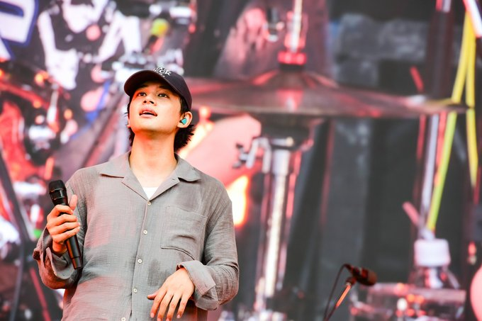 1CHANCE_FES_fc's tweet photo. [#RIJF2026] DISH// - ライブ写真＆セトリ公開   
LOTUS STAGE 9/19(土)14:00～

01. 未完成なドラマ
02. しわくちゃな雲を抱いて
03. エール
04. 泣くもんさ
05. 勝手にMY SOUL
06. Seagull
07. 愛の導火線
08. 沈丁花

セットリスト・ライブ配信
https://t.co/At0yCbdGOM

#ロッキン
#DISH https://t.co/YTHwNhzdmk