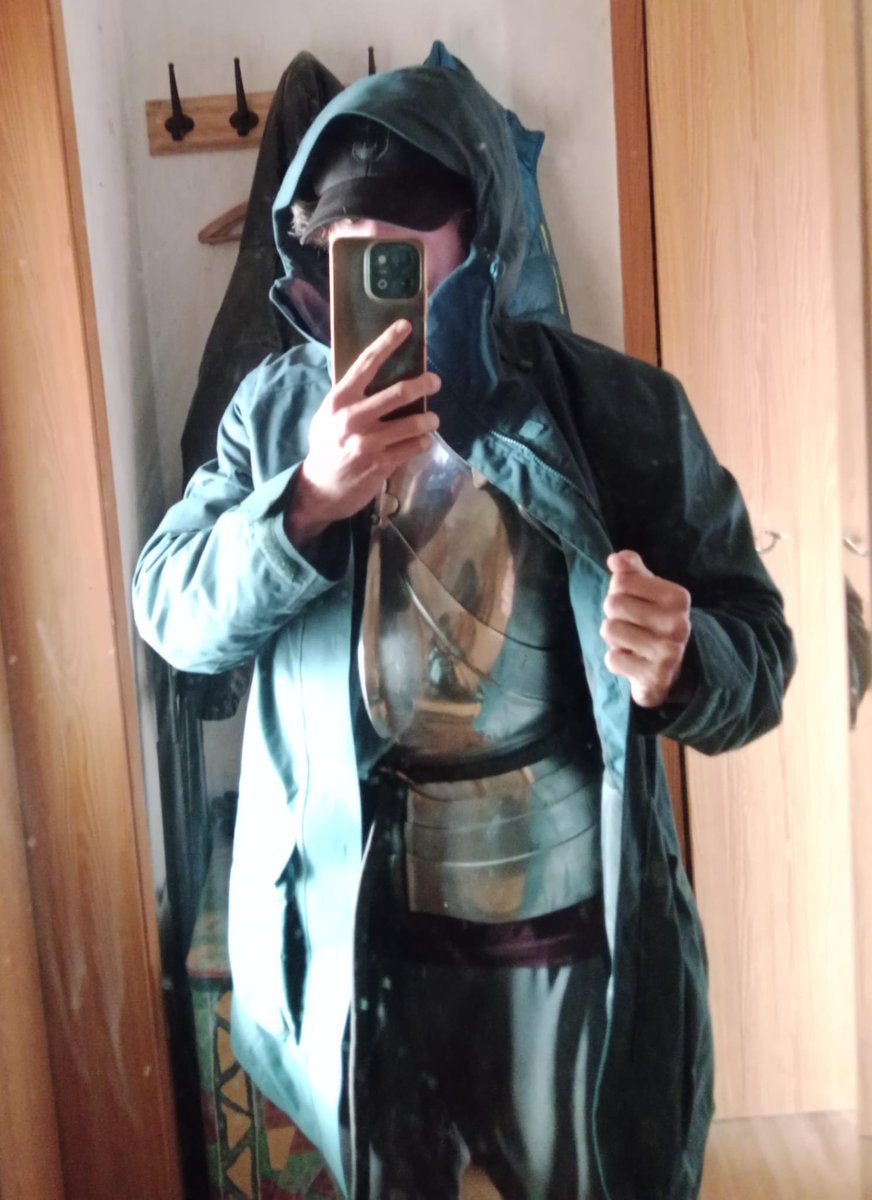 Knightly_Hist's tweet photo. Ready for my trip to London https://t.co/NkKObb1ADj