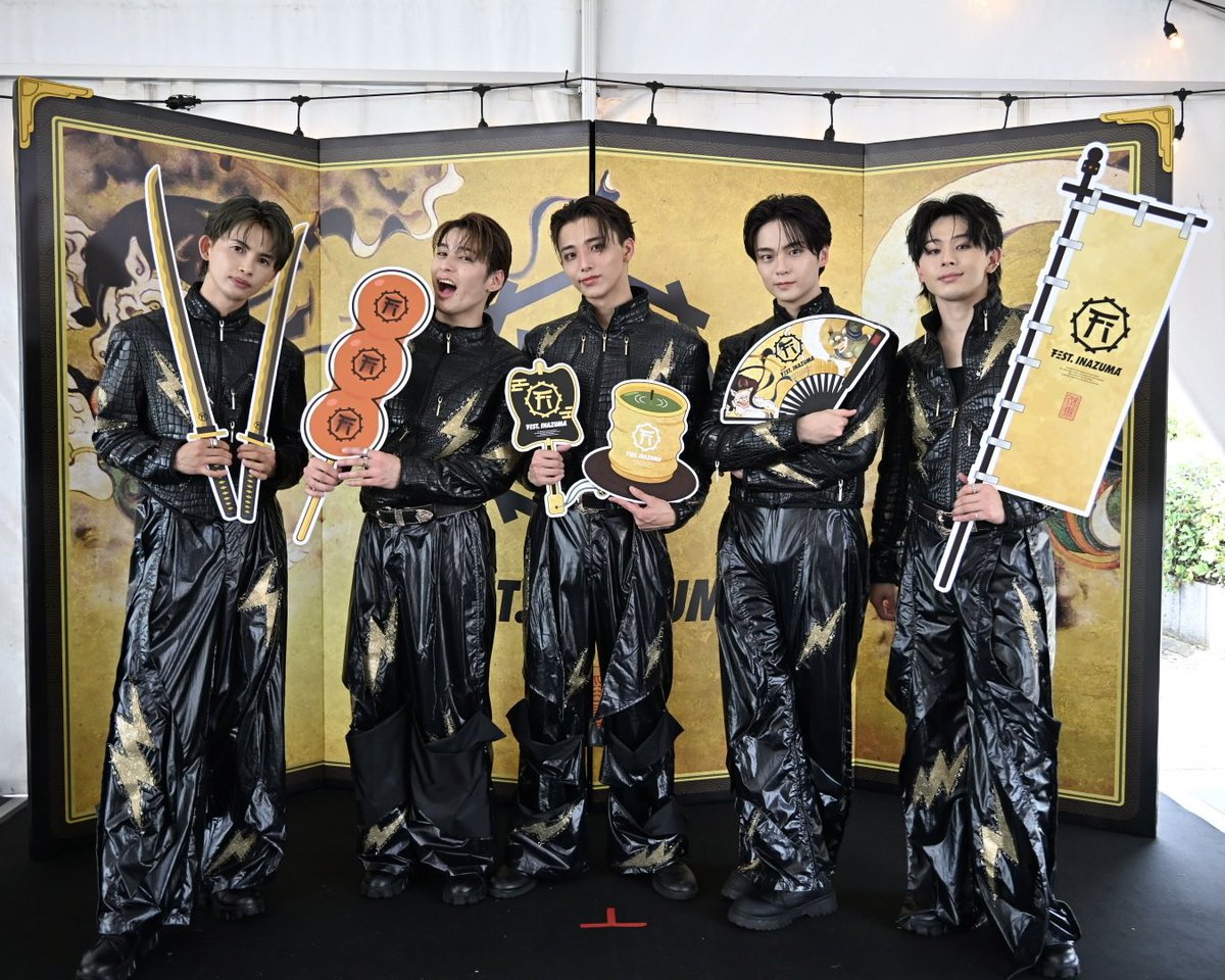 strawgotchi's tweet photo. なんだろう…お遊戯会の参観に来たお母様って感じ。永玖は桃太郎役 https://t.co/qVU0ldH14f