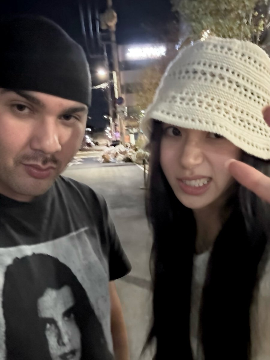 godmitzu's tweet photo. CHAEYOUNG with German music producer Mechatok and Swedish artist Bladee https://t.co/ZGmoWWpnhD