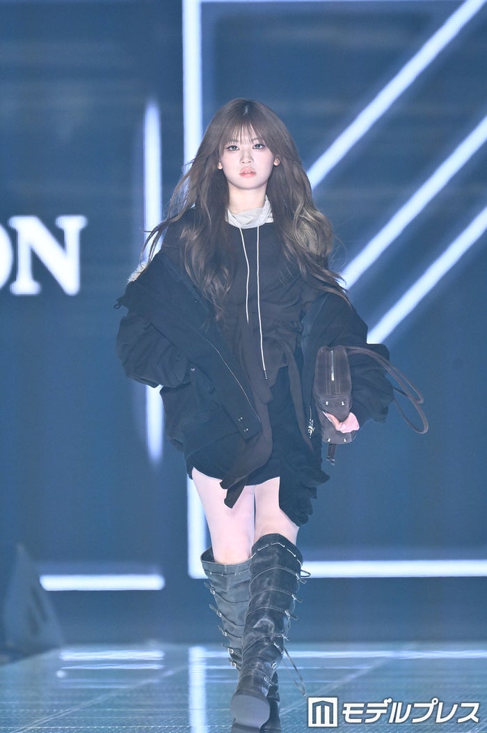 modelpress's tweet photo. 【❤️TGC 2026 A/W❤️】

ME:I・RINON（村上璃杏）、ゆるウェーブ×クールな眼差しで観客魅了✨
https://t.co/4dbQGyoVcE

#マイナビTGC #TGC @official__ME_I_ https://t.co/cdyV3IuMuN
