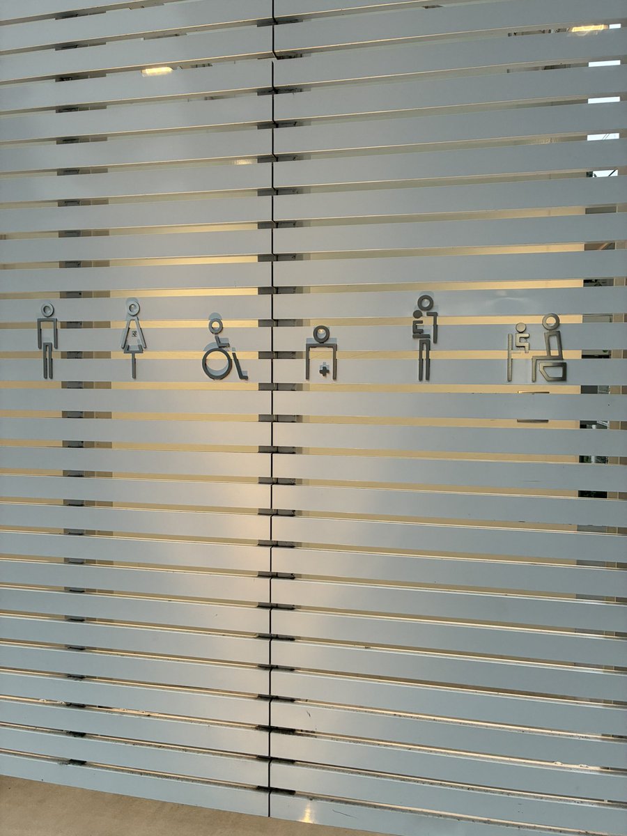 tempalayer's tweet photo. 恵比寿のトイレがオールジェンダーだった…

たまたま見かけたおじさんがこんなトイレ入れねーよとケチつけて出て行ってた。 https://t.co/rCEkH78xgG