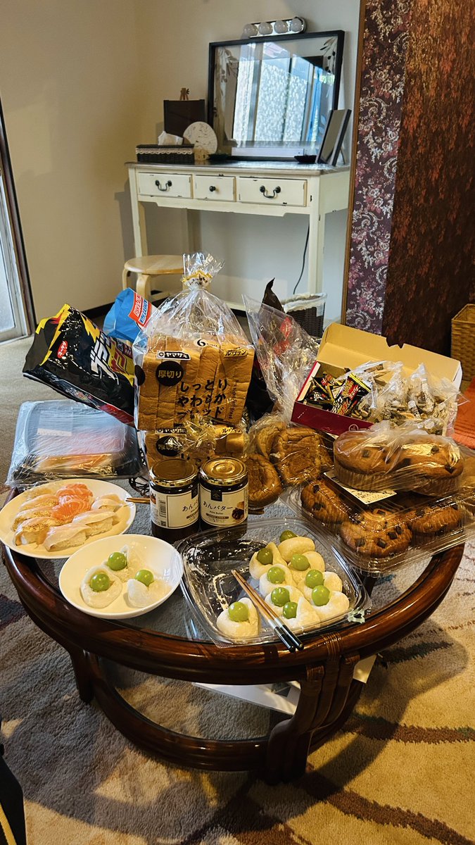 ud7ixbs7's tweet photo. 長男とコストコ。買った物、半分こ😁トイレットペーパーはまだ在庫あるから買うつもりなかったけど、みんな大量買いしてるの見て、つられて買ってしまった… https://t.co/NbAJFA9rYS