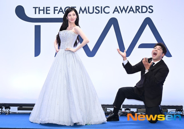 2026TMA_info's tweet photo. 「THE FACT MUSIC AWARDS 2026 (TMA)」

▼ 特設サイト
https://t.co/r1q7N3jXSD

楽しんで来まーす。

#THEFACTMUSICAWARDS #2026TMA #TMA #Seohyun https://t.co/1dkMMXd04L