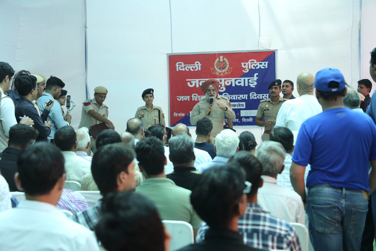 LtGovDelhi's tweet photo. Visited ‘Thana Diwas’ at PS Maurya Enclave today - a platform for direct interaction with citizens, hearing their grievances and ensuring time-bound redressal.

Reiterated to @DelhiPolice the core mandate: Visible, Accessible and Responsive Policing, with zero tolerance for corruption. Directed officials to ensure prompt FIR copies, regular case updates, stronger beat and night patrolling, and focused attention to the safety of women, children and senior citizens.

Also interacted with local residents, emphasizing that active partnership with RWAs and market associations is vital to building trust and a safer Delhi.