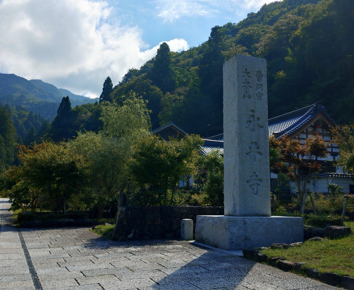 gbornjpn's tweet photo. 永平寺！恐竜！寿司！
あとは温泉とサウナ入る〜 https://t.co/nyg00xORNL