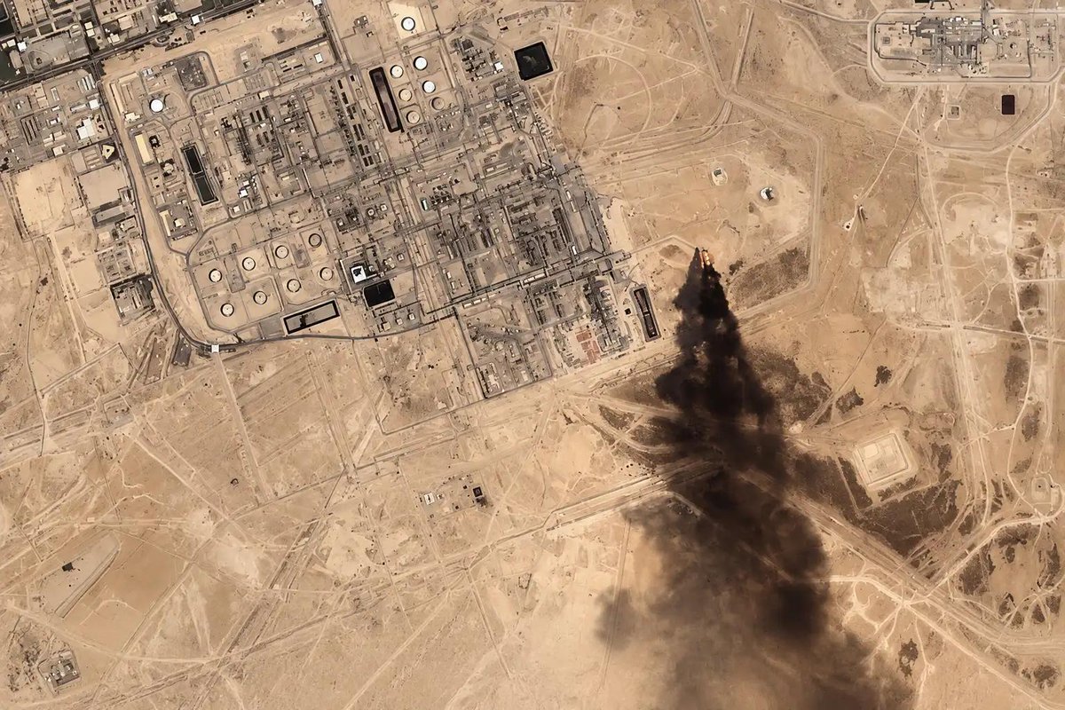 espash_ar's tweet photo. 🛰️ إيران تتلقى صوراً فضائية لدقة أهداف أمريكية من بكين

تزويد طهران بصور عالية الدقة لضرب الأهداف.

#فضاء #إيران #تكنولوجيا https://t.co/73R045PrY3