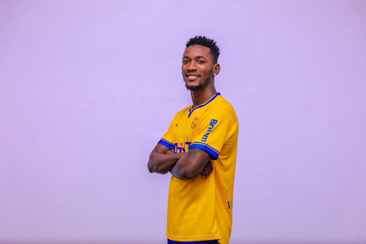 magero_moses's tweet photo. "If I was ever going to come back home, it was always going to be @KCCAFC; there was never any doubt. This club treated me like family during my time here, and the love from the Cityzens was unmatched" - @ahimbisibwe_val 🗣️ 
Full story on 🏹 ➡️https://t.co/TK0TnKs4jb https://t.co/6GLR2sCXfr