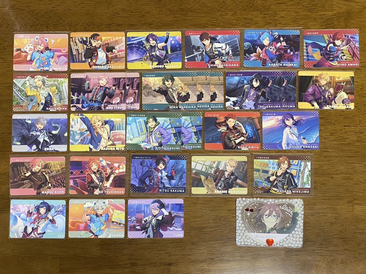 V_N_L_K_R_H_H's tweet photo. 【交換】あんスタ カードダス vol.1 vol.2

譲
R 英智 敬人 宙 斑
N 桃李 スバル 忍 千秋 奏汰 一彩 凪砂 宗2 みか3 零2 薫 晃牙 なずな 敬人2 紅郎 颯馬 舞珠 レオ 凛月 嵐 斑 エス カンナ ユメ

求 無記載は各1求
R 茨∞ なずな 夏目2 レオ 藍良
N 茨∞ 望見∞

望見は友人分
2:2〜優先
郵送交換希望 https://t.co/GLSpnjHIZ8