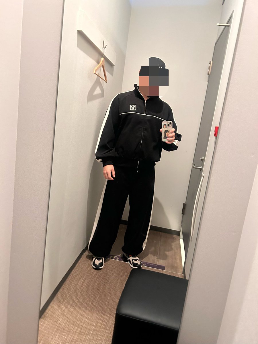 ryo_7me's tweet photo. 服はめちゃイケてる
着てるやつはイケてない、
映美里ちゃん超絶可愛くてイケてるセットアップありがとう！
chest day LET'S GO
#大谷映美里 https://t.co/qa0bYFBWxr
