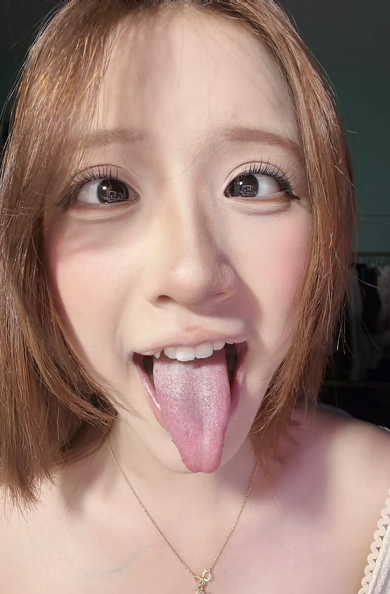 Vycuteeeaz's tweet photo. con đĩ dâm xem nude ib https://t.co/UoFPeF2HMp