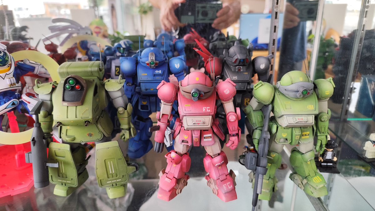 DestronEmpire's tweet photo. 借りている倉庫の近くに写真屋があって、前を通ったら.....おお、サンライズシリーズのプラモデルや!
何の用もないのにお邪魔させて頂いて、マスターと楽しく模型話させて頂きました。
突然お邪魔してスミマセン:⁠^⁠)
#ガンプラジオ #ペリカンラジオ #泡沫放送室 #おガンばな https://t.co/Zb3SaB8Q4A