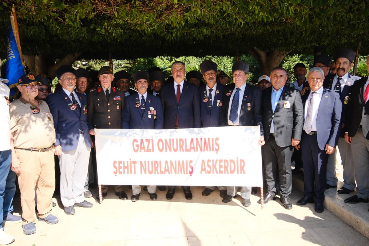GungorGecer's tweet photo. 19 Eylül Gaziler Günü dolayısıyla Atatürk Parkı’nda düzenlenen çelenk sunma törenine Sayın Valimiz Mustafa Yavuz, kıymetli gazilerimiz ve hemşehrilerimizle birlikte katıldık.
Başta Gazi Mustafa Kemal Atatürk olmak üzere, ebediyete uğurladığımız gazilerimizi rahmetle anıyor, tüm gazilerimizin Gaziler Günü’nü kutluyorum.