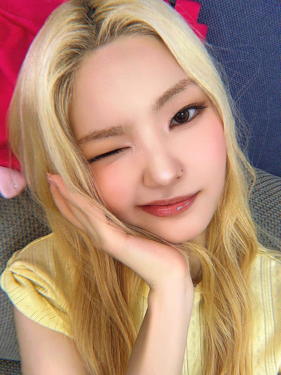 sunkissedtides's tweet photo. ⤷ 𝚐𝚘𝚘𝚍 𝚖𝚘𝚛𝚗𝚒𝚗𝚐 𝚌𝚊𝚖𝚙 #tuide 𝚘𝚞𝚛 𝚎𝚕𝚍𝚎𝚜𝚝 𝚌𝚘𝚞𝚗𝚜𝚎𝚕𝚕𝚘𝚛 #seohee 𝚓𝚞𝚜𝚝 𝚊𝚛𝚛𝚒𝚟𝚎𝚍 ..

.. 𝐚𝐧𝐝 𝐬𝐡𝐞 𝐛𝐫𝐨𝐮𝐠𝐡𝐭 𝐭𝐡𝐞 𝐠𝐨𝐨𝐝 𝐬𝐭𝐮𝐟𝐟.ᐟ🧋🚙💛 https://t.co/QhTPWmw5t3