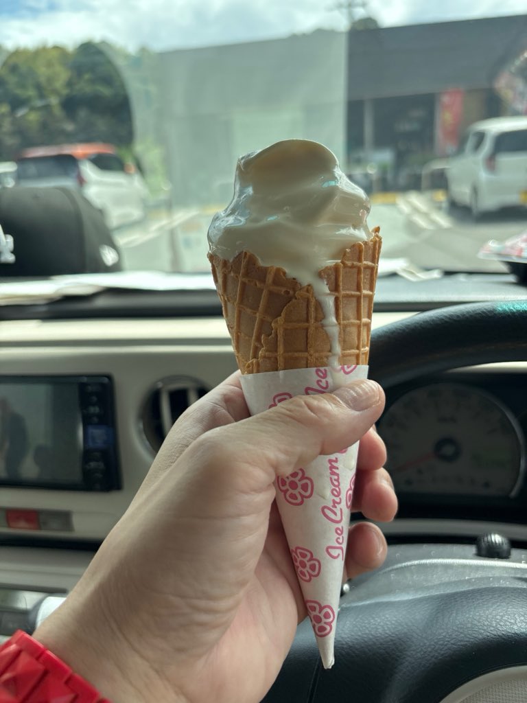 TY244_ty's tweet photo. ワッフルコーンソフトクリーム https://t.co/s4aRJ5R1Ed