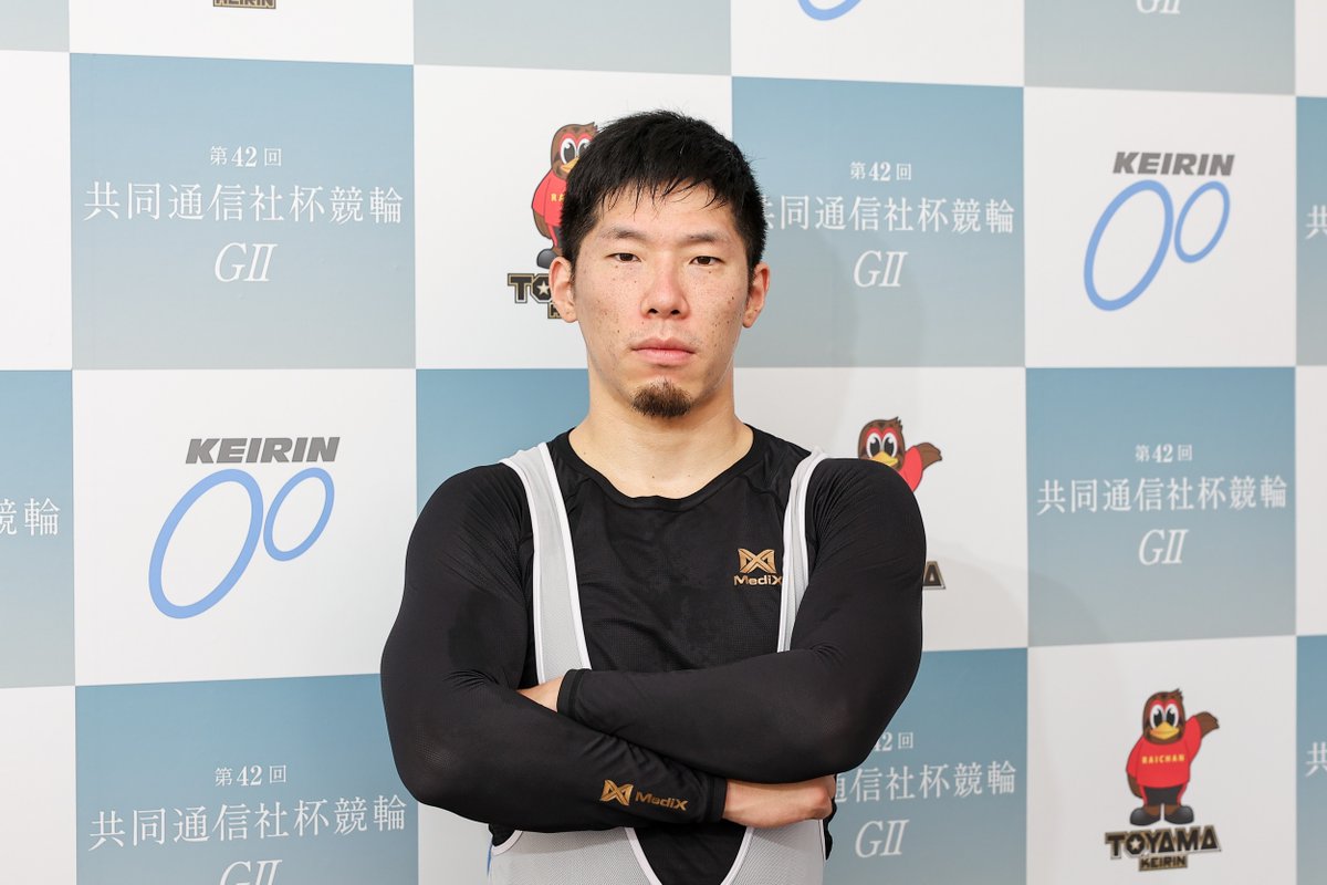 AOKEIstadium's tweet photo. #富山競輪(@raichan_toyama)
#共同通信社杯競輪 GⅡ
3日目S級準決勝並び
【11R】
➄犬伏湧也(徳島)-①佐々木豪(愛媛)
②佐々木悠葵(群馬)-⑧小林泰正(群馬)
⑨寺崎浩平(福井)-③山田久徳(京都)
④青野将大(神奈川)-⑦守澤太志(秋田)
⑥阿部英斗(福岡)※単騎 https://t.co/TVO1qzuGyI