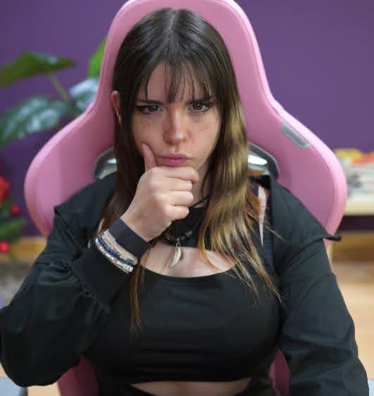 LaVtrola's tweet photo. La mejor estafa- ¡Streamer! Se hace presente. 
Variante 3D/IRL de Nimu

—La pajera se encuentra en busqueda de hacer collabs con Ari, Capri, Windy, Milicia y más, amante de las futas y de una que otra taboo.

No:
-Bastards
-BBC
-Femboys dominantes.
-Uglys.

Cuenta casi limitless. https://t.co/PSrJGSKWhL