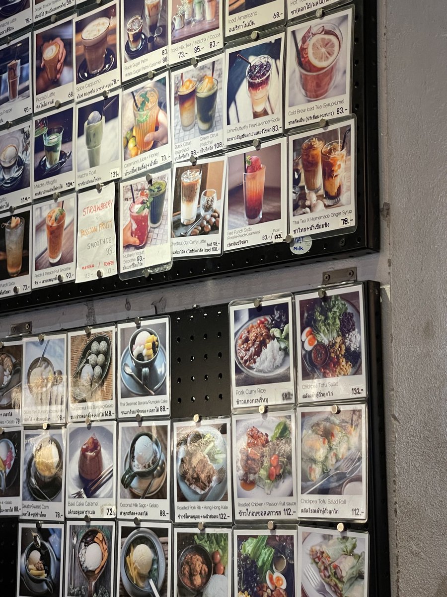 preawbillpp's tweet photo. -Farm to table มีสองร้าน อยู่ปากคลองตลาดเลย

ร้านข้างหน้าซอยร้านเล็กกว่า เน้นกินไอติม
แต่อบอุ่นๆ 
-Farm to table hideout 🍴
เดินเข้าไปในซอยจะเป็นร้านใหญ่ มีอาหาร
ไอติม แล้วก็ของหวาน ร้านใหญ่กว่า 🌸🌼 https://t.co/NFZwUjJO8O
