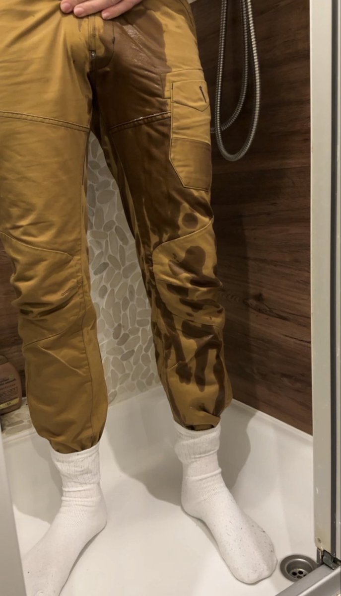 dennis2o25's tweet photo. Piss G-Star pants #pisspants #wetjeans https://t.co/d7yJeE8A7m