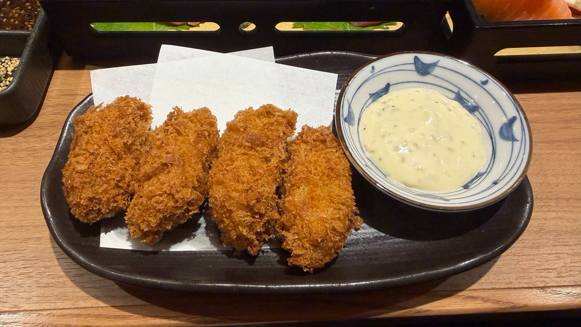 J3R1I's tweet photo. 腹パンマン https://t.co/MpyMCqmG1c