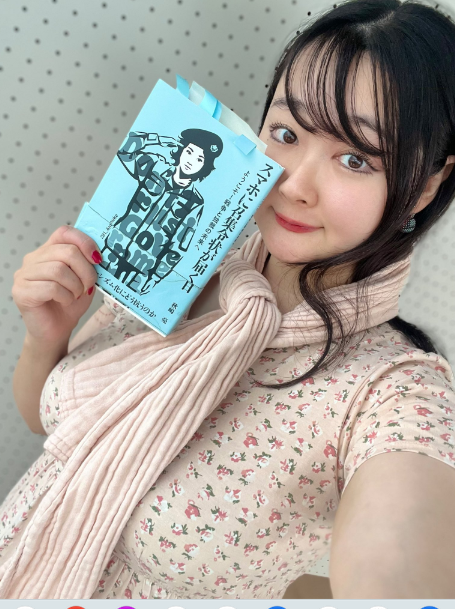 t2PrW6hArJWQR5S's tweet photo. 気がついたら閣議決定、気がついたら改憲発議、気がついたら国民投票、そしたら、あっ！という間に、改憲→徴兵。すでにウクライナやロシアではデジタル徴兵が始まっている。このままだと日本も必ずそうなる。これを止めるには私たち一人ひとりが知識武装するしかないのです。 https://t.co/fz9bYEED90 https://t.co/sja3sL9z8v