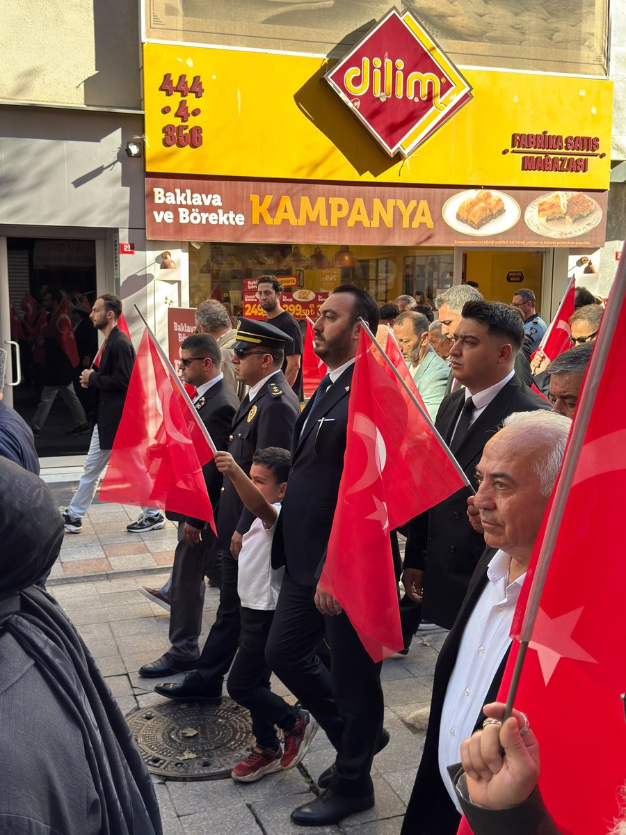 MHP_KartalIlce's tweet photo. 19 Eylül Gaziler Günü dolayısıyla Kartal Kaymakamlığımız Tarafından düzenlenen programa MHP Kartal İlçe Başkanlığı ve Kartal Ülkü Ocakları olarak katılım sağladık.

Vatanımızın ve milletimizin huzuru için fedakârlık gösteren tüm gazilerimizi minnet, şükran ve saygıyla anıyoruz. https://t.co/Kgn6BYQgqX