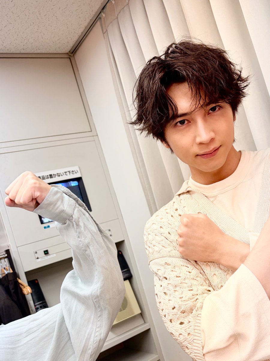 shoji_kohei's tweet photo. これは庄司。
メガネかけると慶司になるのだよ

力こぶは？ https://t.co/mTuy7bwpHK