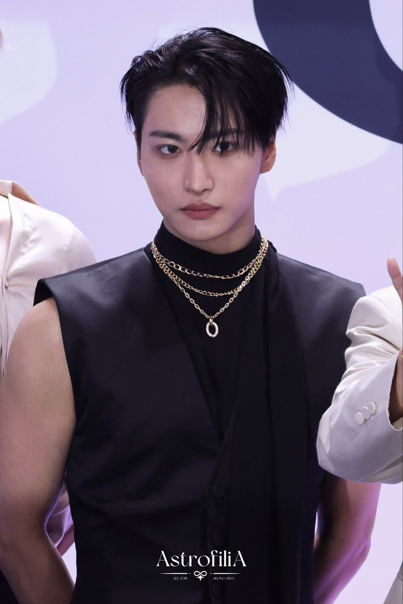 Astro43filiA's tweet photo. 260919

#ATEEZ #에이티즈 #SEONGHWA #성화 https://t.co/y1mELOaGz0