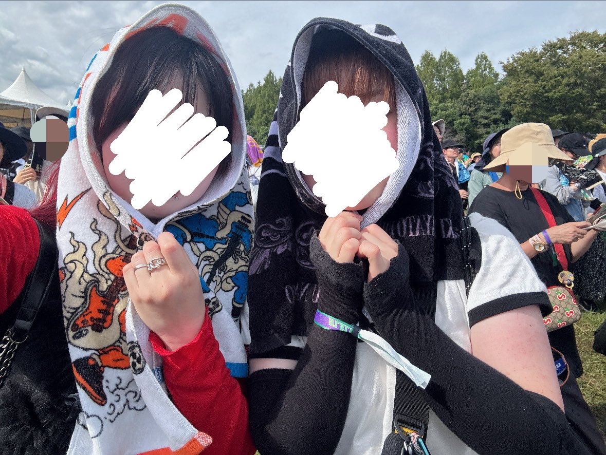 strawgotchi's tweet photo. 初ワンエンとフェス2回目ましてのマゼ‼️
2組ともめちゃくちゃフェスと相性良くて最高🥹やっぱ楽しすぎる🫶
次は10/31の城ホだからそれまでに先輩SWAGとお友達になれたらいいな🥲
#FESTINAZUMA
 #フェストイナズマ
 #ONENONLY
 #MAZZEL https://t.co/e1dQzerUTZ