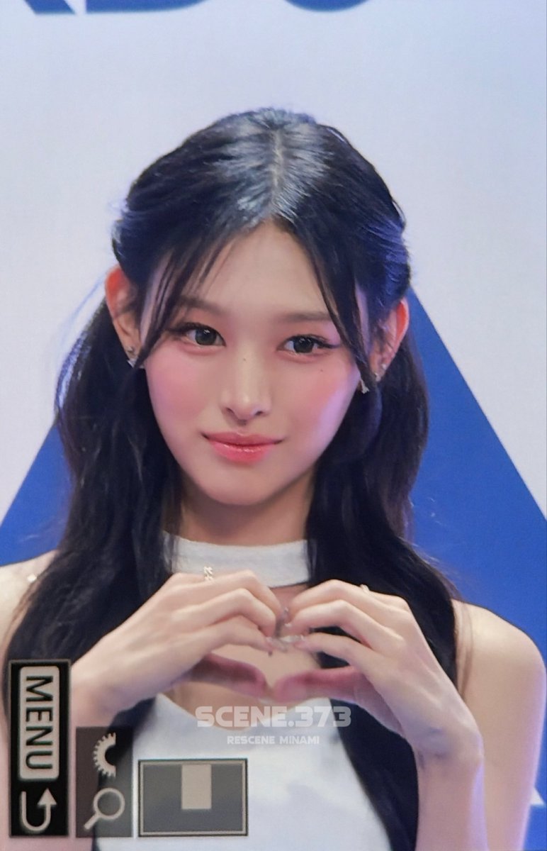 SCENE_373's tweet photo. 260919 TMA

#리센느 #RESCENE #リセンヌ
#미나미 #MINAMI #ミナミ https://t.co/c21zXpQdSB