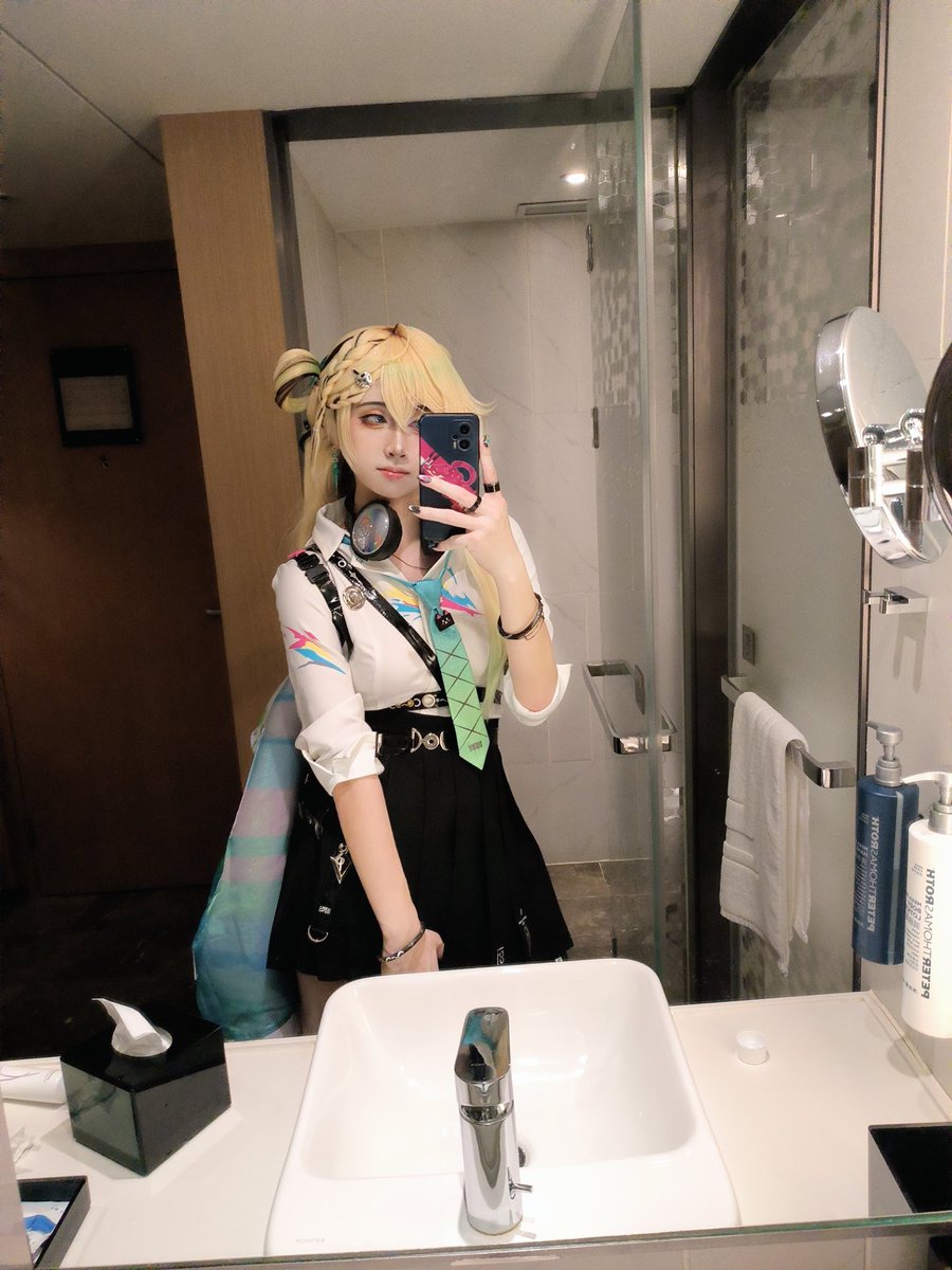 van2li's tweet photo. 海绵宝宝id前缀，带玩机器的牌子，关注异灵术老师，爱看张顺飞，这样的朋友一定要深交 https://t.co/kHcX4kWert