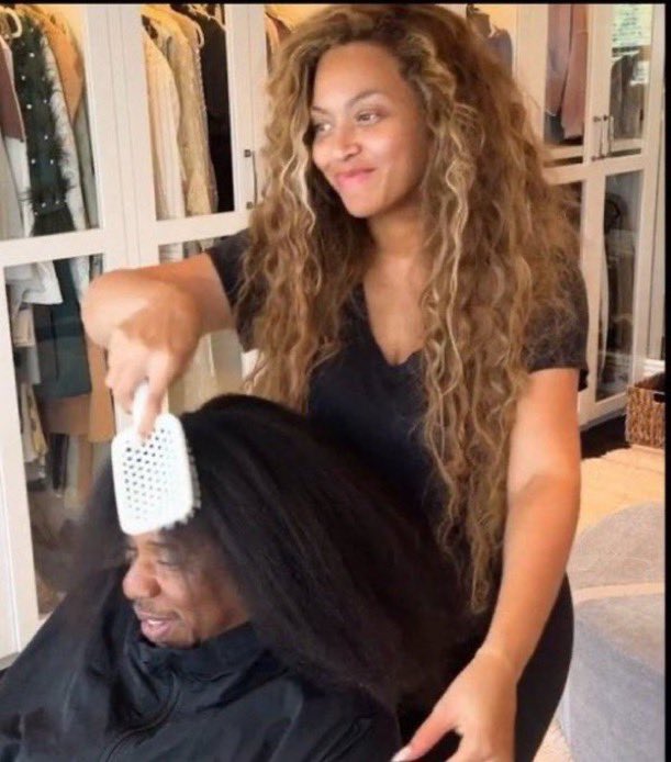 6inchgrandee's tweet photo. let’s talk about real hair. RIGHT NOW. TODAY. IN 2026. https://t.co/cMb3tuT7ow