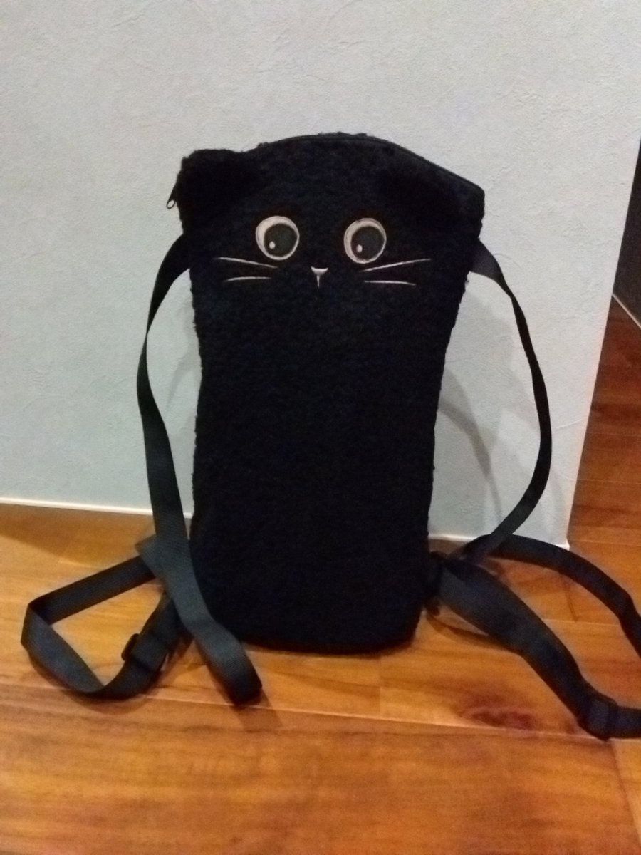 sorasora0107's tweet photo. 今日KALDIでハロウィン向けのニャップザックに一目惚れして、ニャップザックお迎えしていいか夫にきいたら、いいよと言うのでニャップザックお迎えした
かわいい https://t.co/kx4DnBAUMg