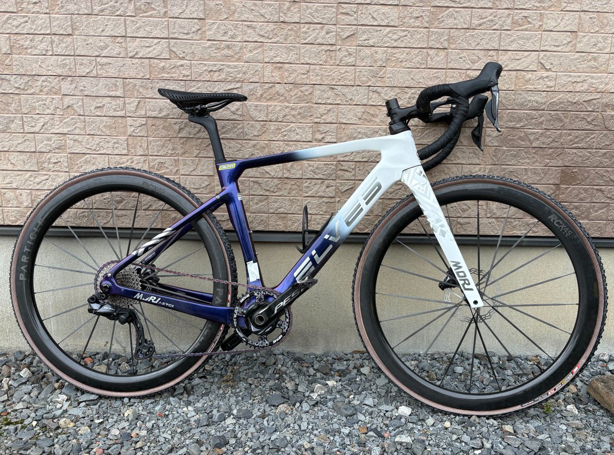 road_cx_m's tweet photo. グラベル→シクロクロス仕様に
(まだシーラントなどは終わってないが…)

@elvesbikejapan 
@particlejapan https://t.co/6CH6HOTY7S