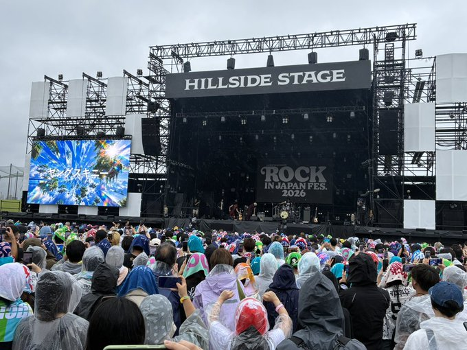 mona67716's tweet photo. [#RIJF2026] ヤングスキニー - ライブ写真＆セトリ公開
HILLSIDE STAGE 9/19(土)15:45～

01. 愛の乾燥機
02. ゴミ人間、俺
03. るっせぇ女
04. 三茶物語
05. ベランダ
06. 本当はね、
07. 雪月花

セットリスト・ライブ��信
https://t.co/At0yCbdGOM

#RIJF2026
#ロッキン
#ヤングスキニー https://t.co/qMOiANfJJB