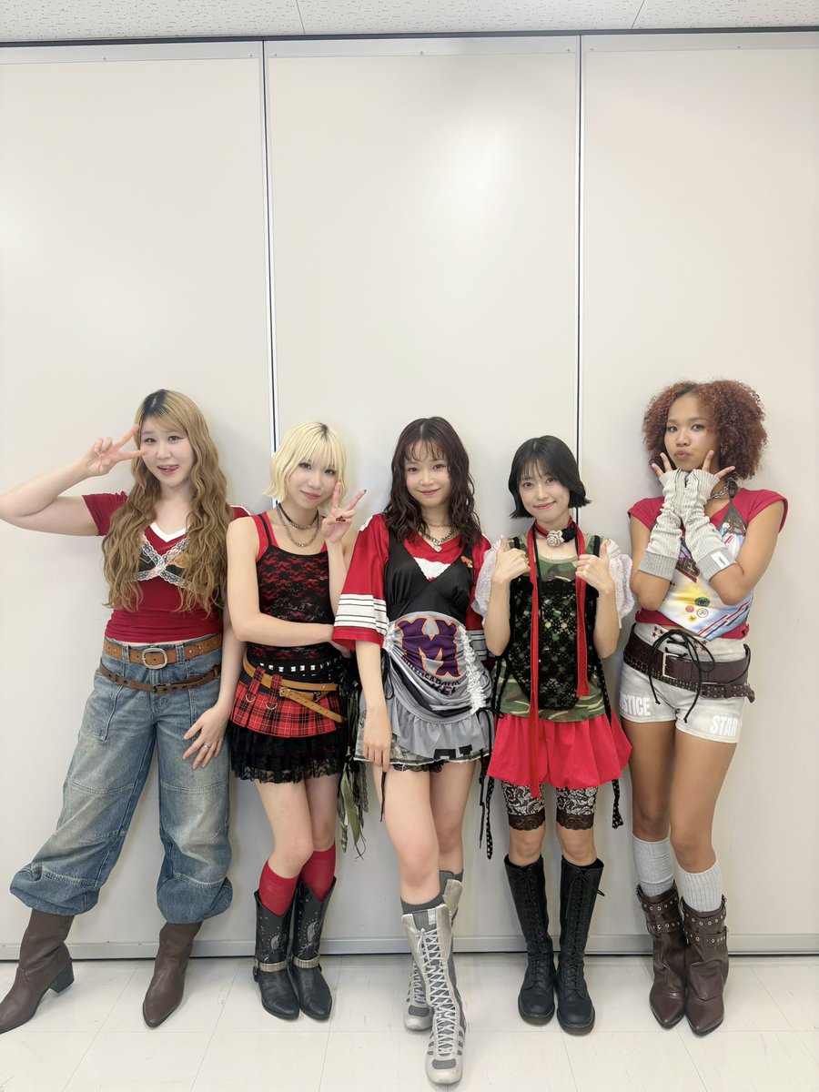 LittleGleeMonst's tweet photo. ／
リリースイベントinイオンモールりんくう泉南
ありがとうございました🍒
＼

⚫︎配信はこちらから🎧
https://t.co/L59A2RoWen

⚫︎ Little Glee Monster  
Live Tour 2026-2027 "BREATH" 
チケット一般発売中🎫
https://t.co/bLbDMso5Rc

#リトグリ_BREATH
#リトグリ_リリイベ https://t.co/oAMXbGxuOH