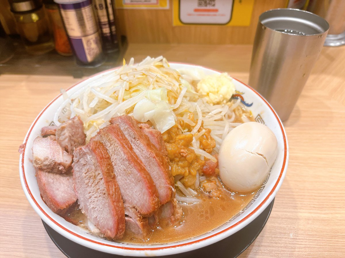 mizu_ss2's tweet photo. オタク飯補給🐷 https://t.co/72Yb1XcCGr