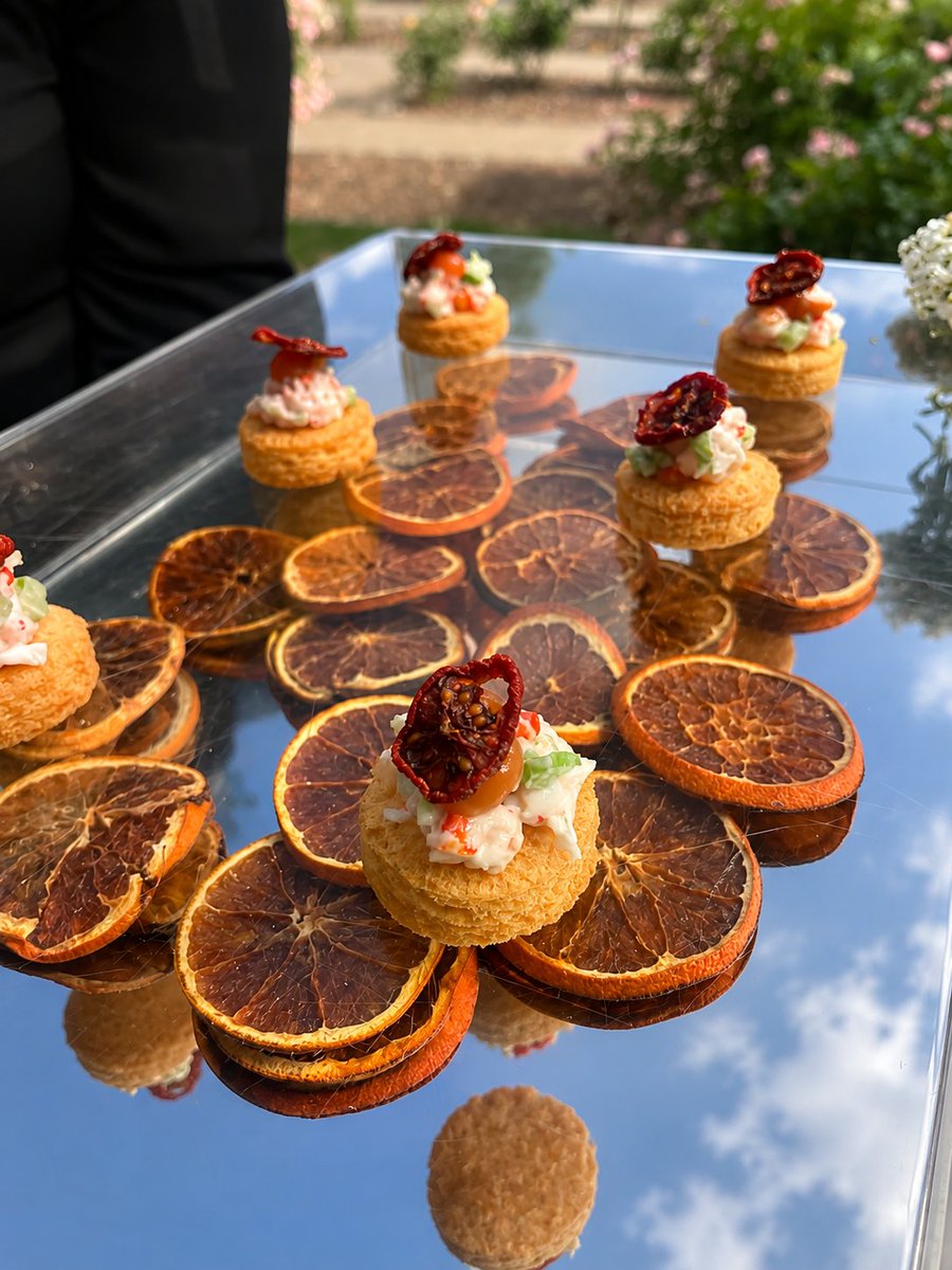 Cooks_Partners's tweet photo. A canape full of flavour and designed to impress - poached lobster, crayfish and celery salad, complemented by toasted brioche, Valencia orange gel and crisp cherry tomato.
#BespokeCatering #EventsIndustry #EventProfs #BespokeEvents #FinestIngredients #LondonEvents https://t.co/W3G2EDa876