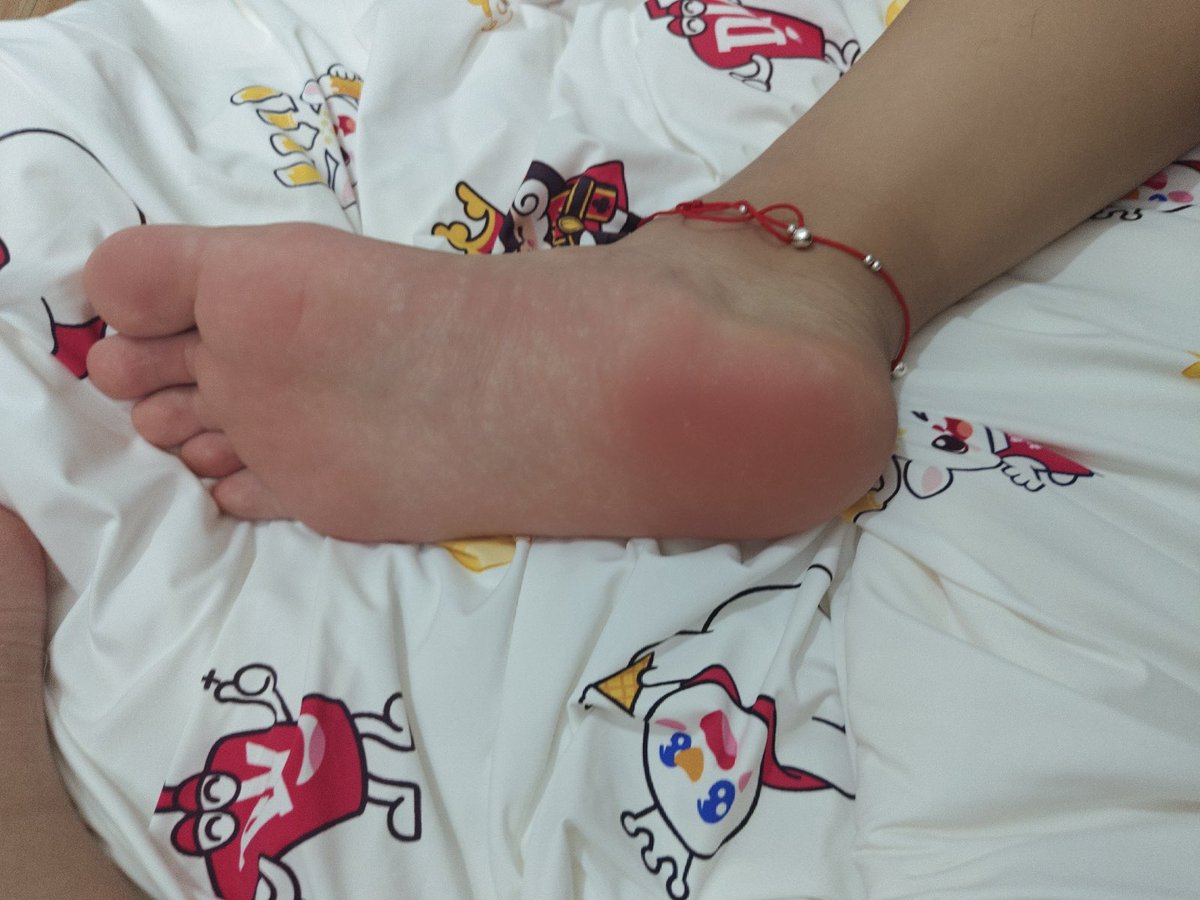 e12gk's tweet photo. 这期怎么样呀哪里不足可以在评论区说一下我会改正的（丝袜和袜子都在快递还没到） https://t.co/64VzXgq2Vf