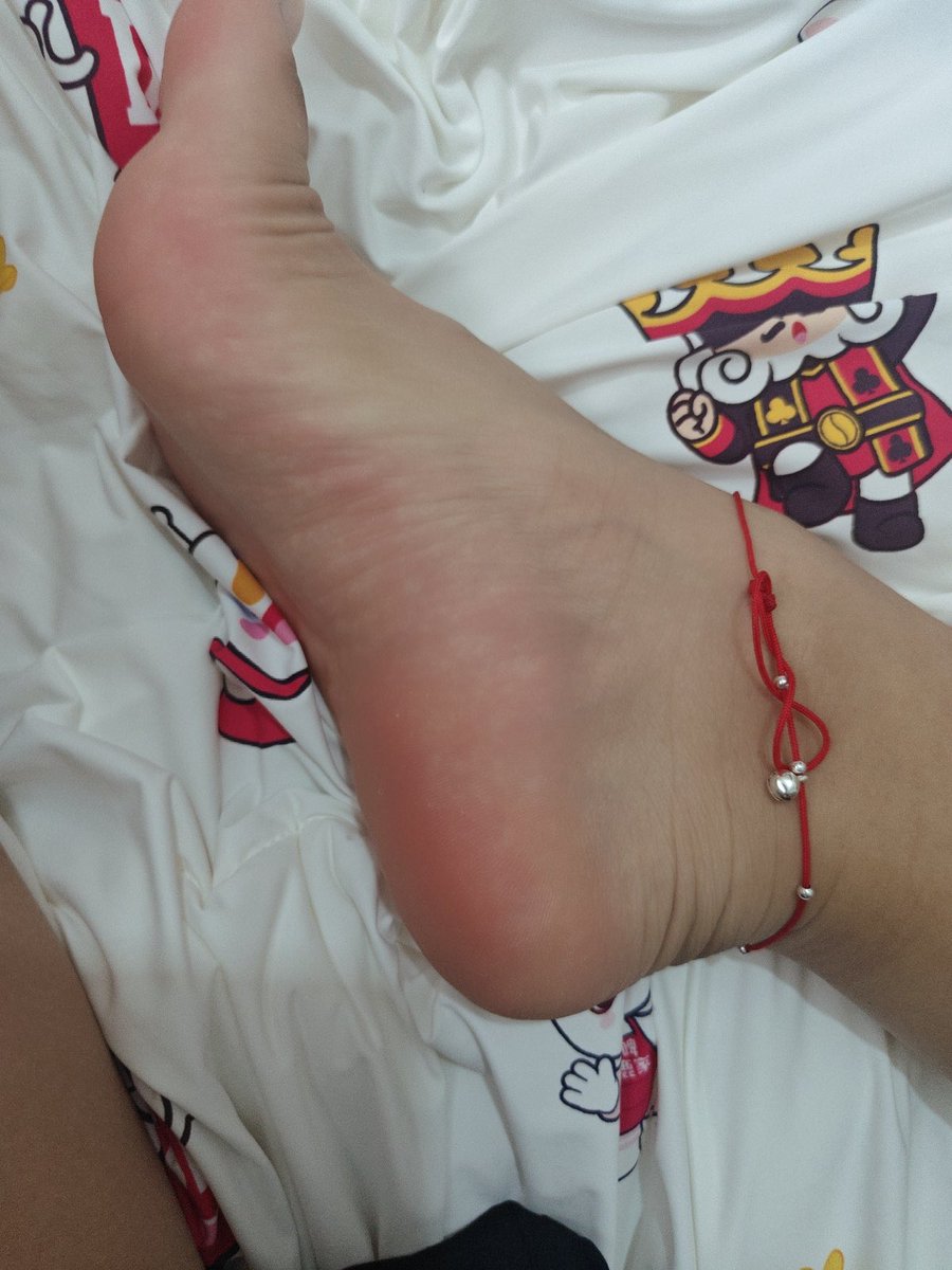 e12gk's tweet photo. 这期怎么样呀哪里不足可以在评论区说一下我会改正的（丝袜和袜子都在快递还没到） https://t.co/64VzXgq2Vf