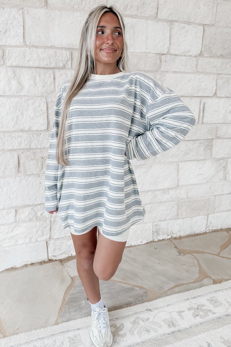 BoutiqueKalea's tweet photo. KaleaBoutique Comfortable Long Sleeve Round Neck Tunic Top #womensweater #floral
$15.95
➤ https://t.co/1zHqL3ihzk