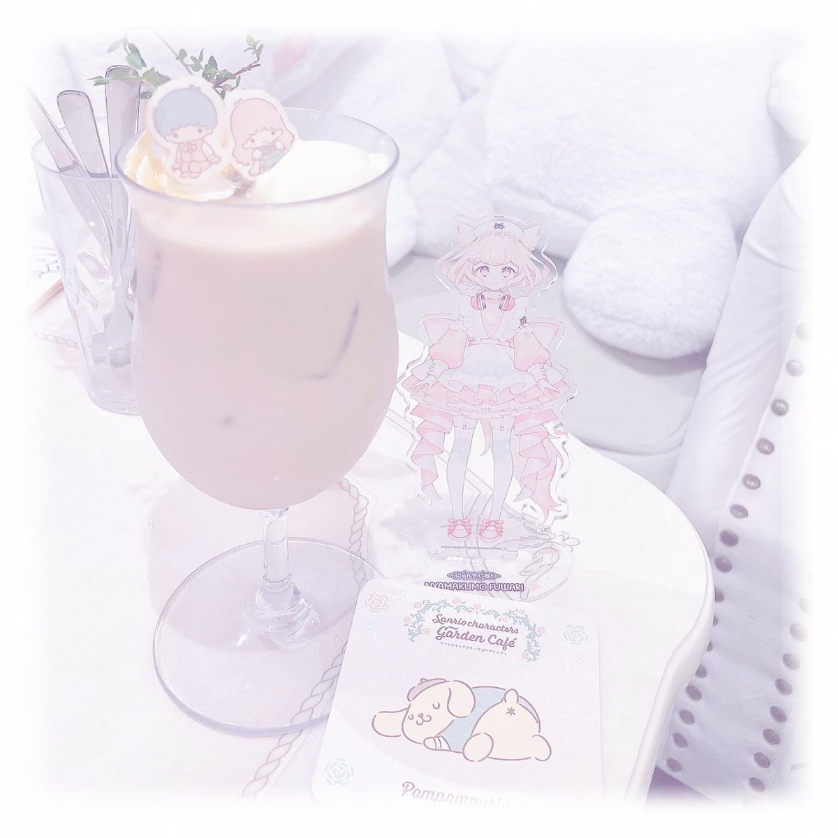 MM1928_OxO's tweet photo. ☁️🤍🎧 https://t.co/EV2Whff8kA