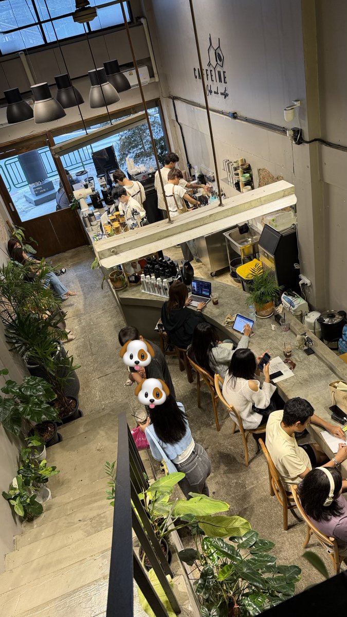 DefPointS's tweet photo. Cafe นี้โลดีเหมาะกับอึนซอกมั่ก หินเวนด่วน! https://t.co/rWGClukblB